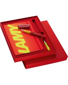 This Glossy Red AL-Star Fountain Pen Special Edition Paper Set is designed by LAMY.