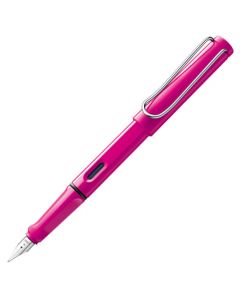 The LAMY pink fountain pen in the Safari collection.
