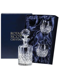 This Royal Scot Crystal Edinburgh Round Decanter & Barrel Tumblers Whisky Set will be presented inside a gift box.