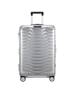Samsonite's Proxis Alu Spinner Carry On Case, 69 cm is made out of aluminium and will last a long time.